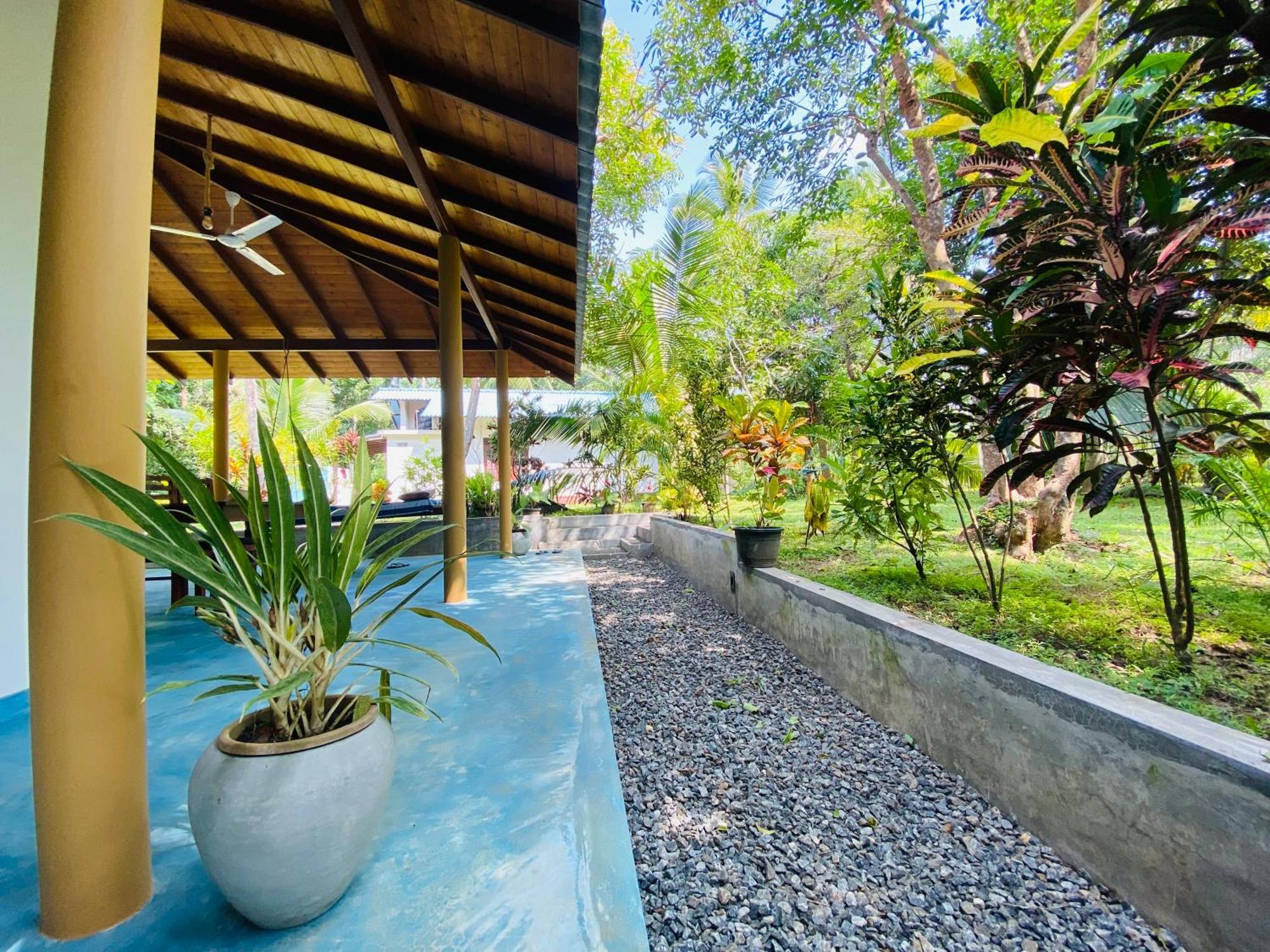 See Turtle Villa Тангалла Экстерьер фото